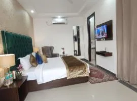 Hotel Caves Premium Near Delhi Airport