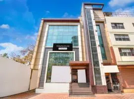 Super Townhouse Z Square Mall Formerly The Mall Road Inn