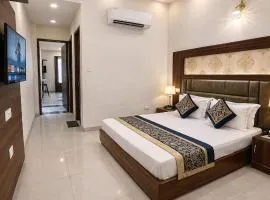 Comfort Stay by Sidham Group !! Easy Airport Access ! Budget Friendly