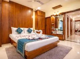 Hotel Thakur Galaxy, Sadar Market
