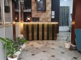 The Girdhari Varanasi
