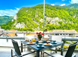 Penthouse Alps Scenic Views and Concierge by SwissHut, hotel a Interlaken
