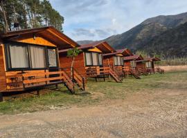 Wooden Villas Karme, khách sạn ở Koman