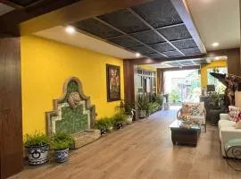 El Encanto Inn & Suites