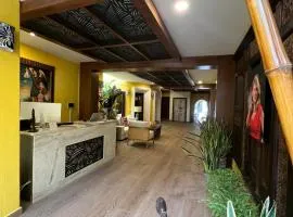 El Encanto Inn & Suites