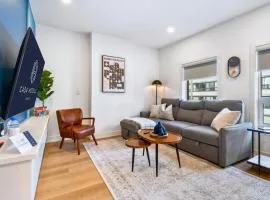 The McCaul by Casa Hotels - Cozy DT Suite near FIFA 2026