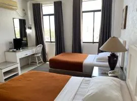 Stonestown Suites