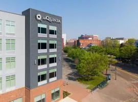 La Quinta Inn & Suites by Wyndham Chattanooga Downtown/South