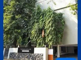 Super Townhouse Central Bazar Road Ramdaspeth