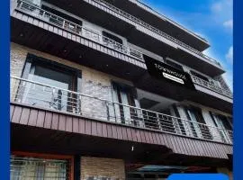 Townhouse by OYO Chandigarh Near PEC-PGI-PU Formerly Hotel Paradise