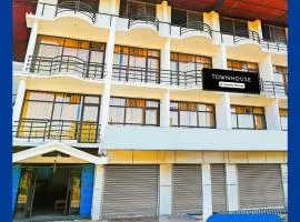 Super Townhouse Madikeri Fort Formerly Hotel Raj