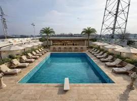 Hotel Imperium & Pool