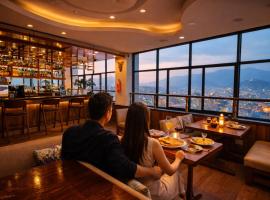 Drishya Hotel and Rooftop Restaurant - 360 view of Kathmandu, hotel v destinaci Kathmandu