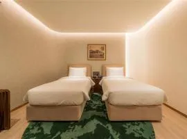 080 Transit Hotel, T2