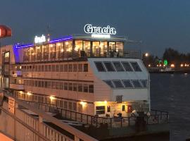 ホテル写真: Botel Gracia