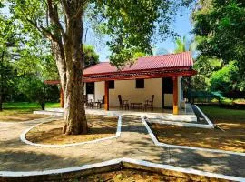 Katharagama Safari Hotel By Rukmal Travels