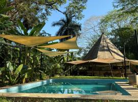 KRITAJNA SAFARi LODGE, hotel v mestu Dominical