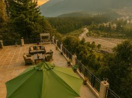 Snow Clad Riverview Hotel & Resort - Top rated & most awarded property in Manali, khách sạn ở Manāli