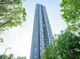 Luxury 2BR Sea View Apartment with Private Lift and Free Parking