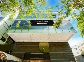 Townhouse Indiranagar Metro Station Bangalore