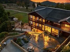 Zhangjiajie JOY Hotel -New Hotel ,Avatar Mountain View, Walking Distance to the Middle Gate of Forest Park,Quite Entrance, Less Crowed & No Queue,Free well-prepared Breakfast,Free Self-Service Laundry & Drying, Attraction Tickets Serivce,Nice Host