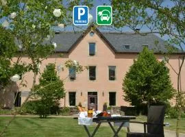 HÔTEL LA FERME DE BOURRAN - RODEZ - parking privé avec bornes pour voitures électriques