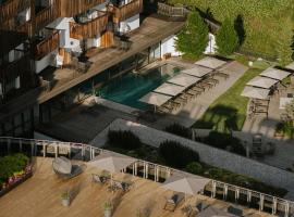 Hotel Cristal, Hotel in Obereggen