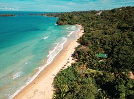 Palmar Beach Lodge، فندق في بوكاس تاون