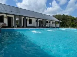 OYO 91303 Chalet Awie
