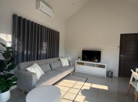 Tiny Home - Hin Lad Waterfall, хотел в Nathon Bay