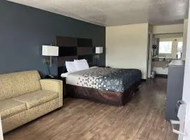 FairBridge Inn near Riverwalk - Alamo