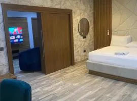 Triple 9 Apartments,Pool & Spa