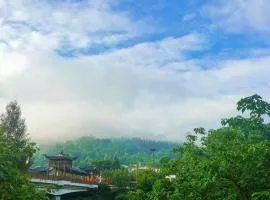 Zhangjiajie National Park Resort - Mtn view&River view&Courtyard view-Free delivery to the East Gate once, self-service washing machine with drying, luggage storage