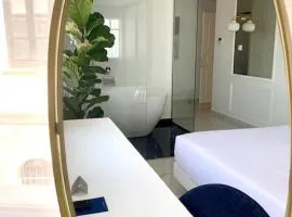 BLUE LUXURY SUITES