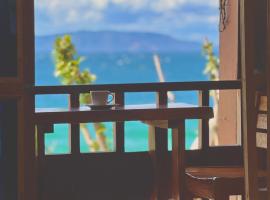 D Mountain Beach Resort - Beachfront, hotel Puerto Galerában