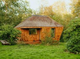 Architectural Tiny House With Sauna Near Beach，位于Asnæs的酒店