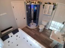 By Summersville Lake 3BR Jetted Tub Sauna