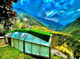 Hanging Nest Salkantay, готель у місті Colpapampa