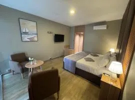 Gold Crest Hotel