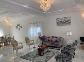 Linda's Guest House, hotel en Ratoma
