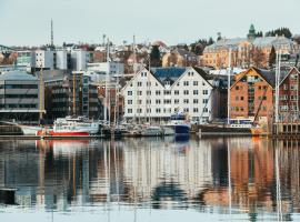 Home Hotel With, hotel em Tromsø
