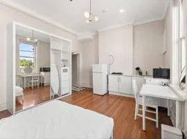 Olympic Paddington Budget Hotel - across Allianz Stadium