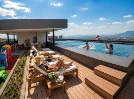 Apto Deluxe, 3 hab, piscina y rooftop en Escalón, hôtel à San Salvador