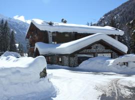Hotel Petit Tournalin, hótel í Champoluc