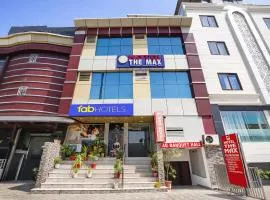 FabHotel The Max