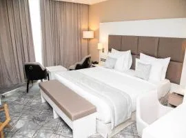 2h HOTEL