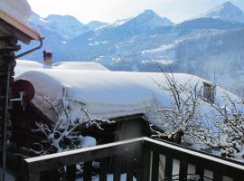 Foto di Hotel: Ferienwohnung Graubünden/ Castiel