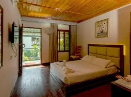Sampan Cafe and Resort