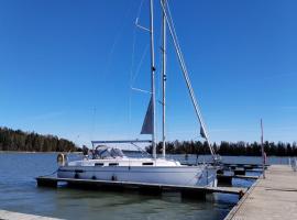 Spend a night on a Sailing Boat, Hotel in Saltvik