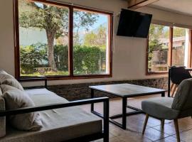 Casa AICU, hotel em Villa La Angostura